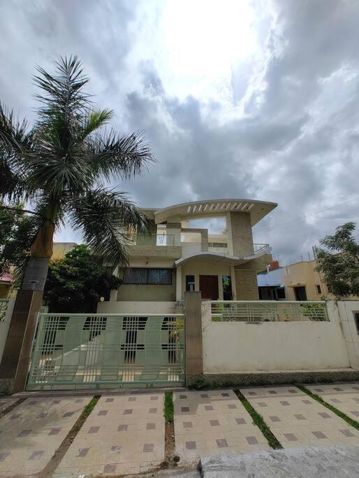 Private & Elegant 3Bhk Villa, Hillside Hideaway, 10 Mins From Mh Bus Stand Evrengabad Dış mekan fotoğraf